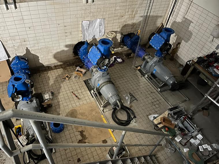 Montage pompen vanuit trap gemaal Galgkade Vlaardingen